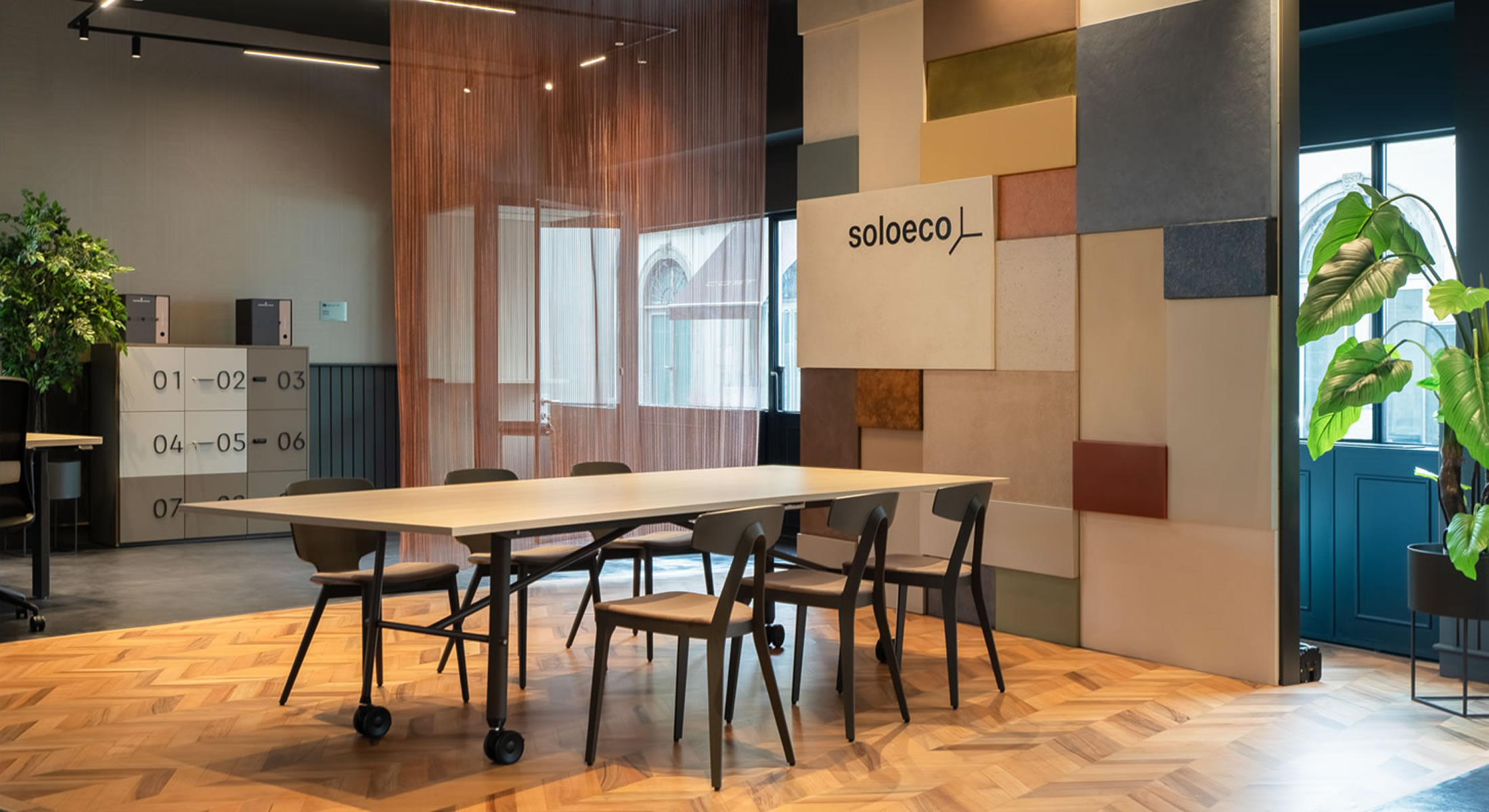 Slide ShowRoom